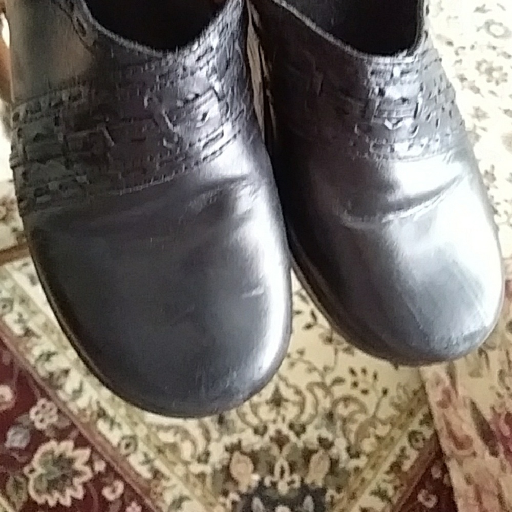 Shoes - Picture 5 of 5